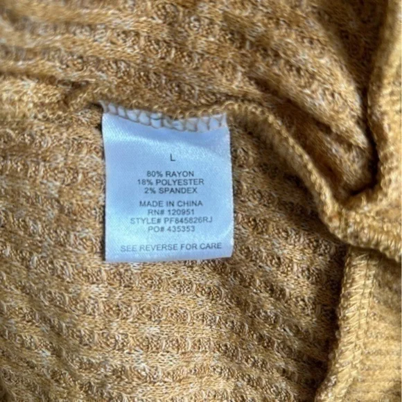 ✨Pink Rose 🌹 mustard yellow cardigan sweater - Picture 7 of 8